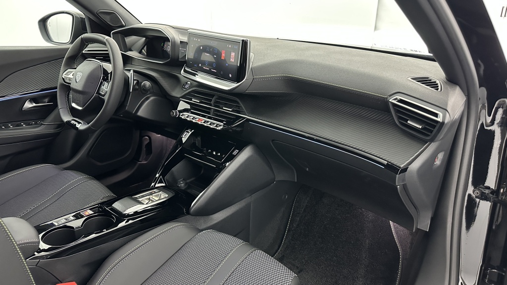 PEUGEOT 2008 II(2) 1.2 Hybrid 136ch GT e-DCS6 - ref: 8-GLI00003077 - Photo 8