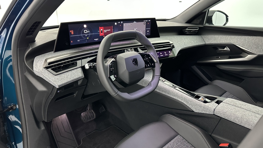 PEUGEOT 3008 1.2 Hybrid 145ch Allure e-DCS6 - ref: 8-GLI00006042 - Photo 6