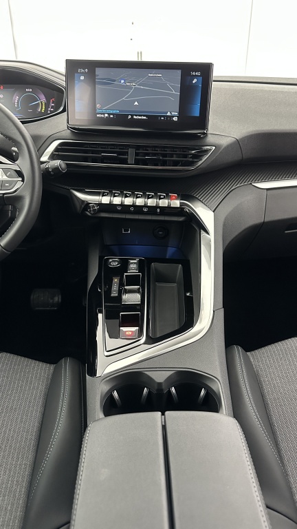 PEUGEOT 3008 1.2 Hybrid 136ch Allure Pack e-DCS6 - ref: 8-GLI00006266 - Photo 14