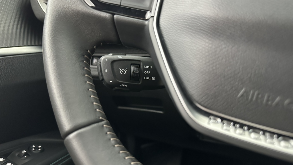 PEUGEOT 3008 1.2 Hybrid 136ch Allure Pack e-DCS6 - ref: 8-GLI00006266 - Photo 20