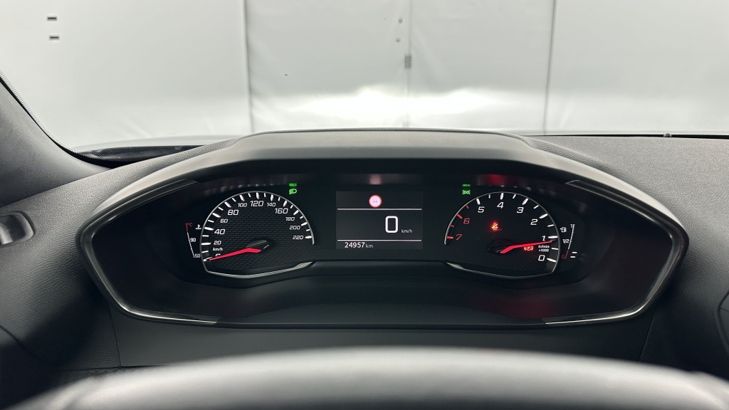 PEUGEOT 2008 1.2 PureTech 130ch Allure - ref: 8-GLI00006850 - Photo 12