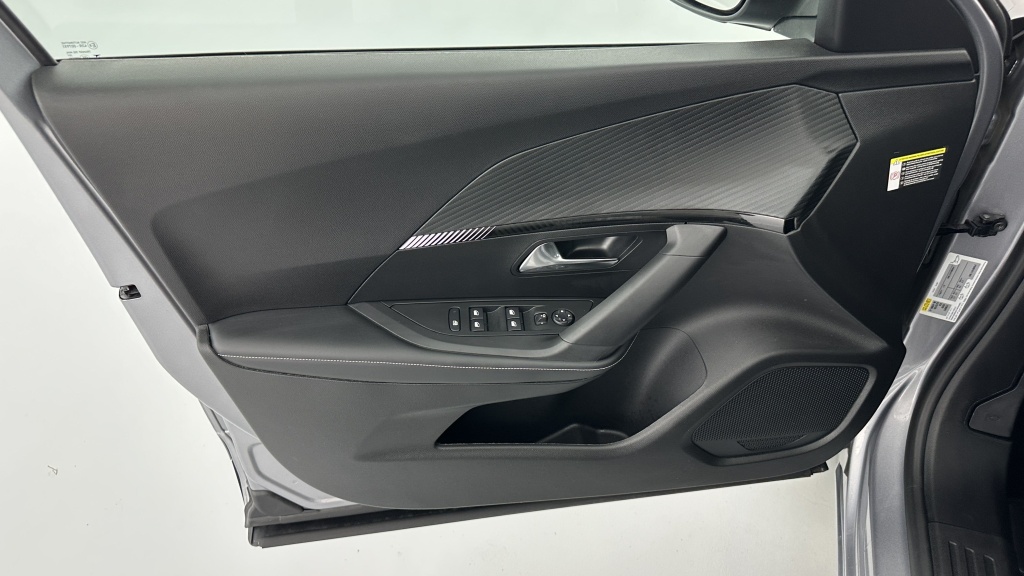 PEUGEOT 2008 1.2 PureTech 100ch Allure - ref: 8-GLI00006854 - Photo 11