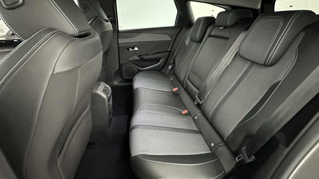 PEUGEOT 308 SW 1.2 PureTech 130ch Allure - ref: 8-GLI00006882 - Photo 9