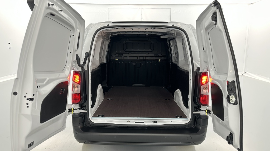 PEUGEOT Partner XL 950kg BlueHDi 130ch EAT8 - ref: 8-GLI00006988 - Photo 9