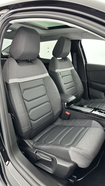 CITROEN C4 X 1.2 PureTech 130ch Max EAT8 - ref: 8-GLI00007287 - Photo 17