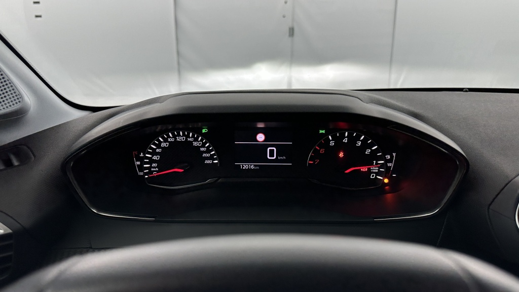 PEUGEOT 208 1.2 Puretech 100ch Allure - ref: 8-GLI00008061 - Photo 14