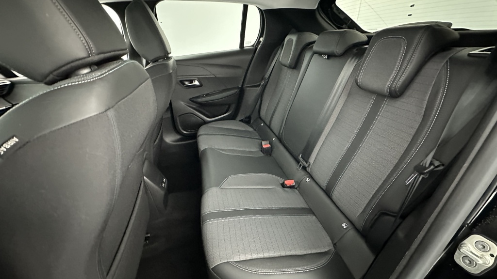 PEUGEOT 208 1.2 Puretech 100ch Allure - ref: 8-GLI00008061 - Photo 9