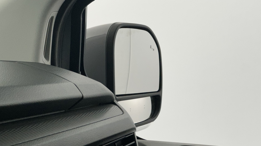 VOLKSWAGEN Transporter T7 L1H1 2.0 TDI 150ch Business BVA8 - ref: 8-GLI00008065 - Photo 17