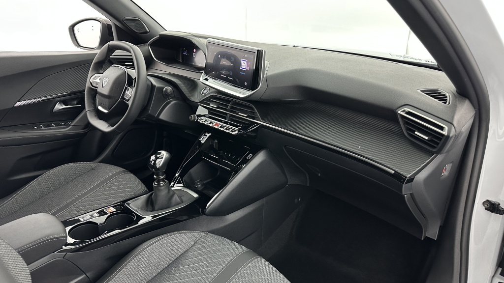 PEUGEOT 2008 1.2 PureTech 100ch Allure - ref: 8-GLI00008270 - Photo 8