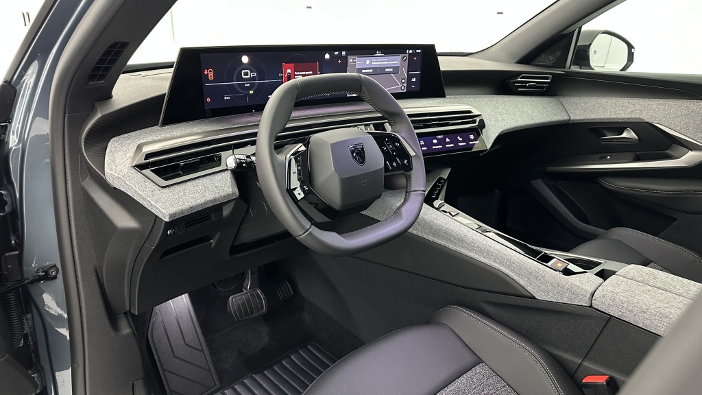 PEUGEOT 5008 1.2 Hybrid 145ch Allure e-DCS6 - ref: 8-GLI00008313 - Photo 6