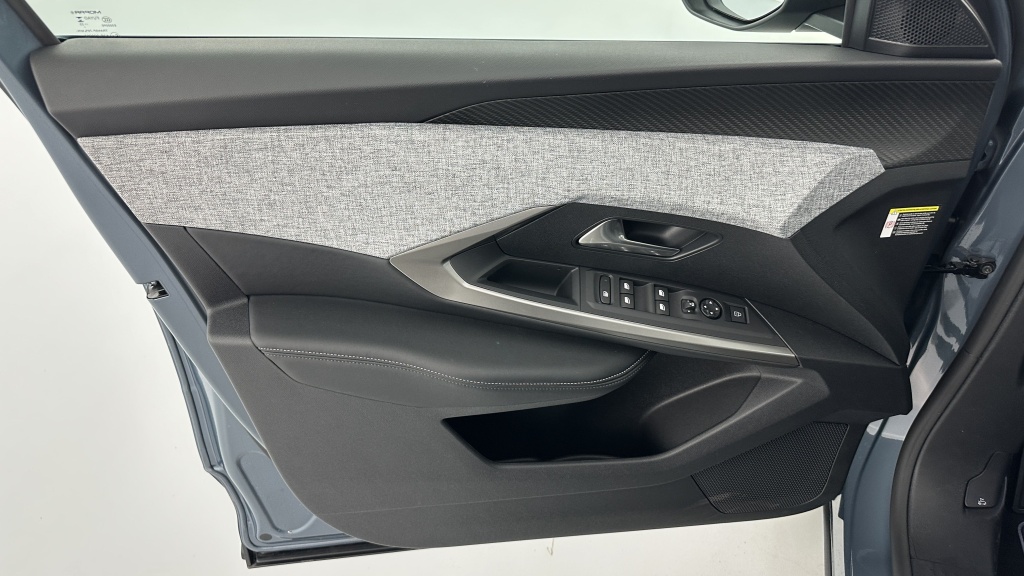 PEUGEOT 5008 1.2 Hybrid 145ch Allure e-DCS6 - ref: 8-GLI00008314 - Photo 14