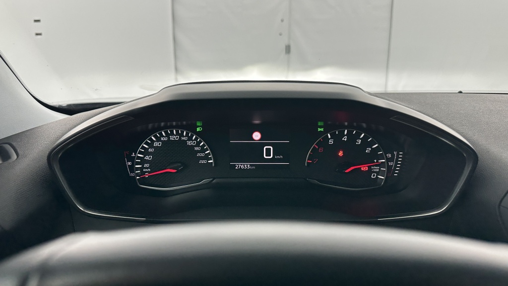 PEUGEOT 2008 1.2 PureTech 130ch Style - ref: 8-GLI00008317 - Photo 14