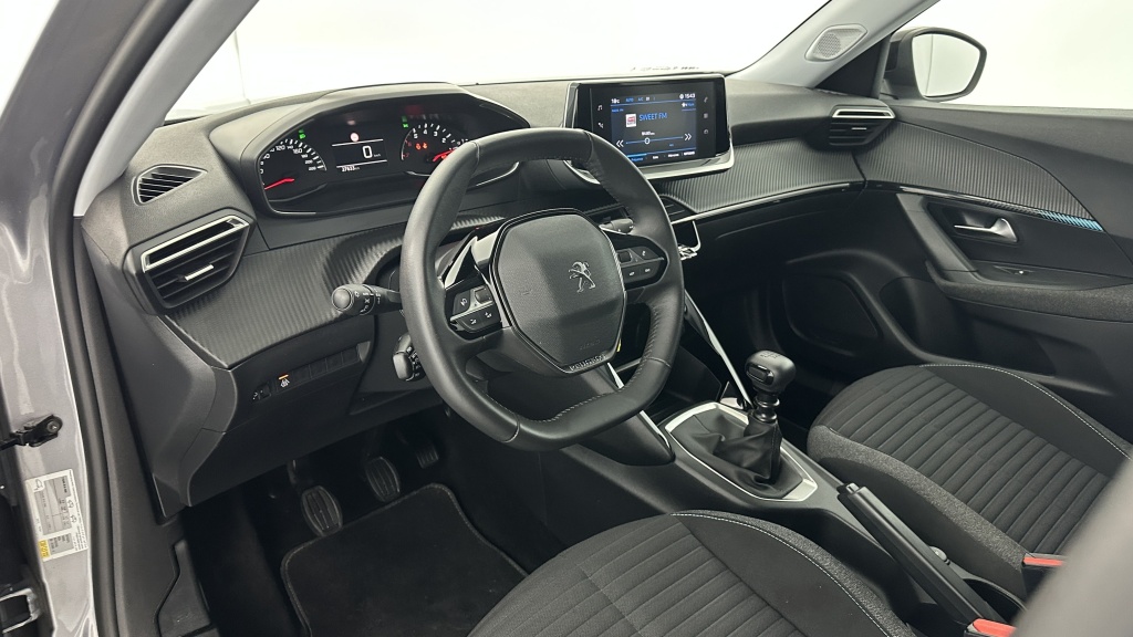 PEUGEOT 2008 1.2 PureTech 130ch Style - ref: 8-GLI00008317 - Photo 6