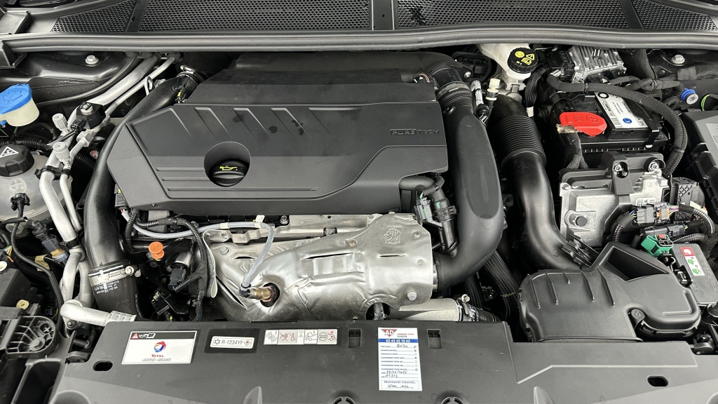 PEUGEOT 408 1.6 PHEV 225ch e-EAT8 GT - ref: 8-GLI00008456 - Photo 11