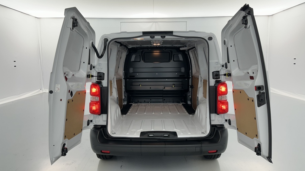 PEUGEOT Expert III M 2.0 BlueHDi 145ch EAT8 - ref: 8-GLI00008458 - Photo 9