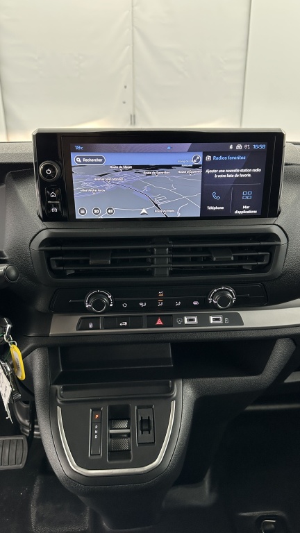 PEUGEOT Expert III M 2.0 BlueHDi 145ch EAT8 - ref: 8-GLI00008460 - Photo 11