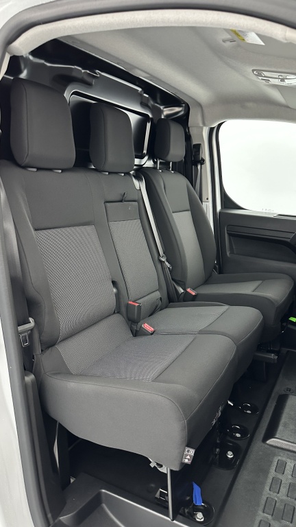 PEUGEOT Expert III M 2.0 BlueHDi 145ch EAT8 - ref: 8-GLI00008460 - Photo 12