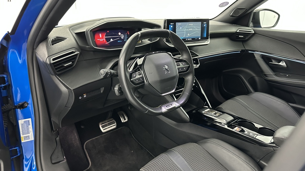 PEUGEOT 2008 II 1.2 PureTech 130ch GT EAT8 - ref: 8-GLI00008727 - Photo 6