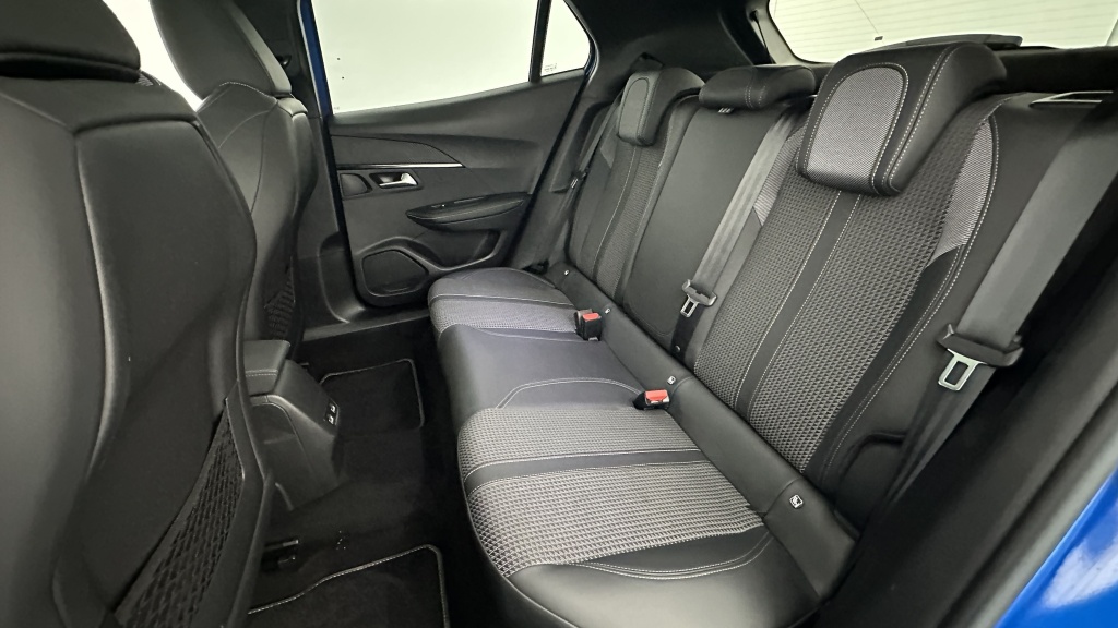 PEUGEOT 2008 II 1.2 PureTech 130ch GT EAT8 - ref: 8-GLI00008727 - Photo 9