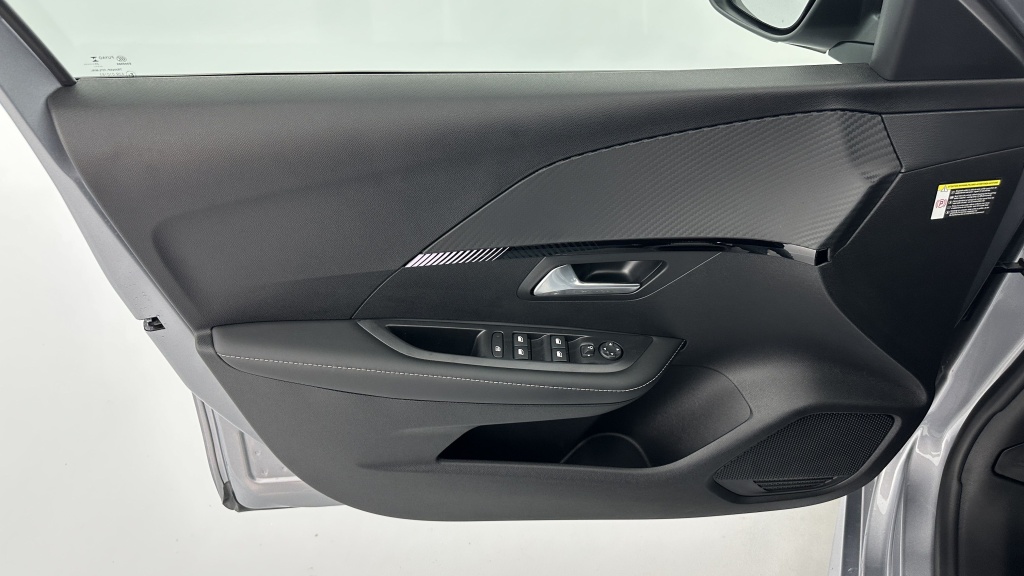 PEUGEOT 208 1.2 Hybrid 110ch Allure e-DCS6 - ref: 8-GLI00009512 - Photo 12