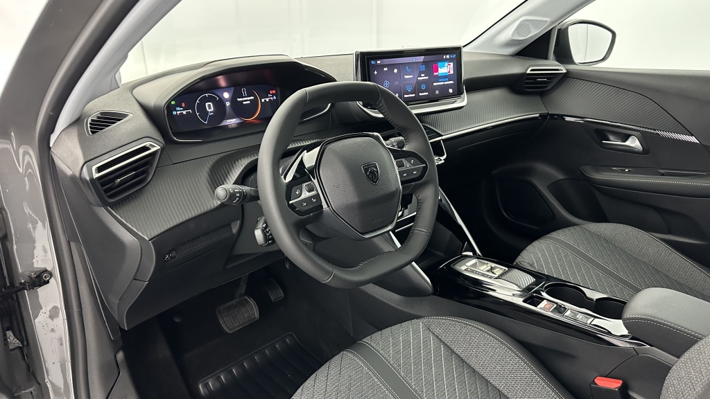 PEUGEOT 208 1.2 Hybrid 110ch Allure e-DCS6 - ref: 8-GLI00009518 - Photo 6