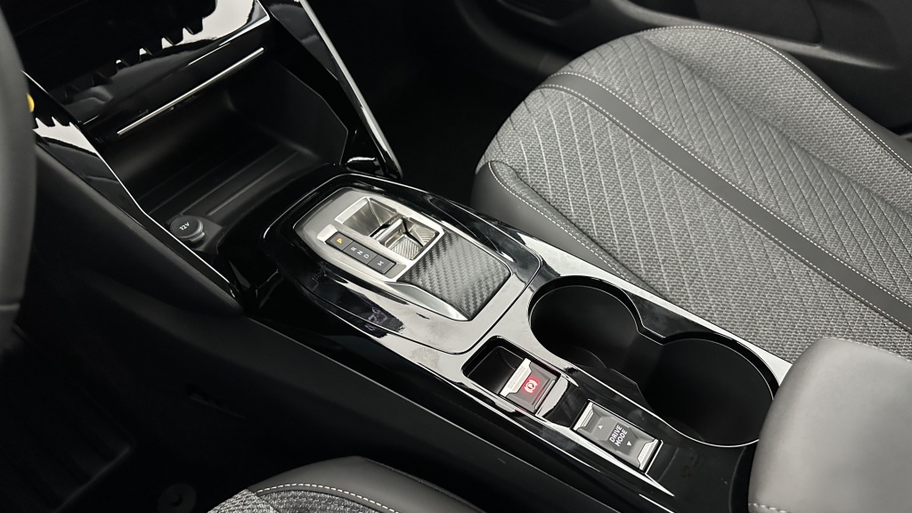 PEUGEOT 208 1.2 Hybrid 110ch Allure e-DCS6 - ref: 8-GLI00009591 - Photo 16