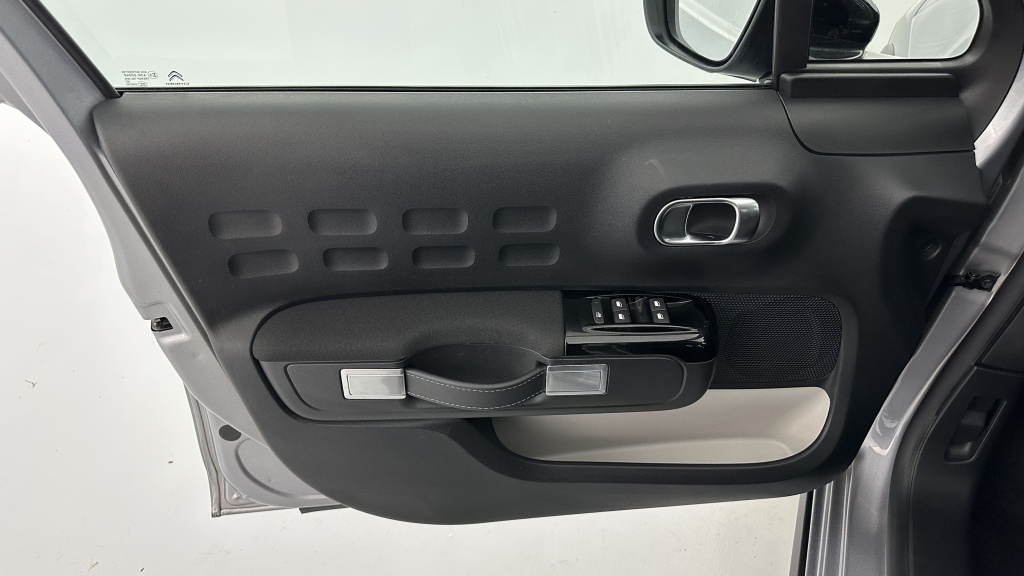 CITROEN C3 1.2 PureTech 110ch Max - ref: 8-GLI00009851 - Photo 12