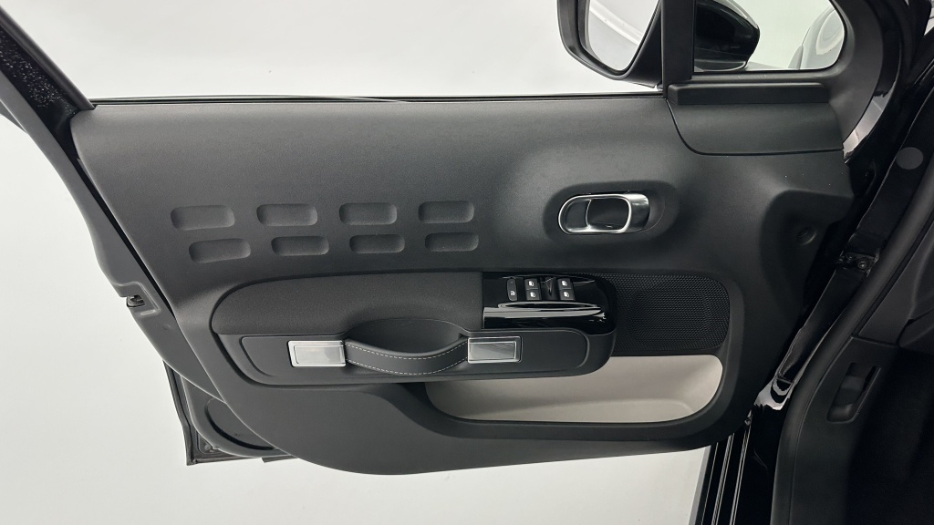 CITROEN C3 1.2 PureTech 110ch Max - ref: 8-GLI00009853 - Photo 12