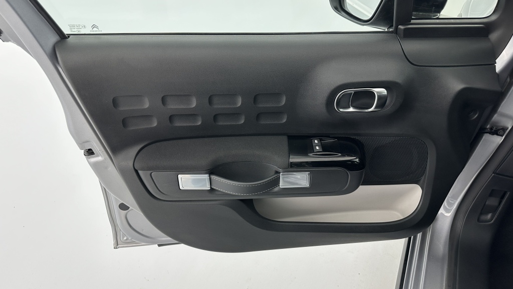 CITROEN C3 1.2 PureTech 110ch Max - ref: 8-GLI00009855 - Photo 12