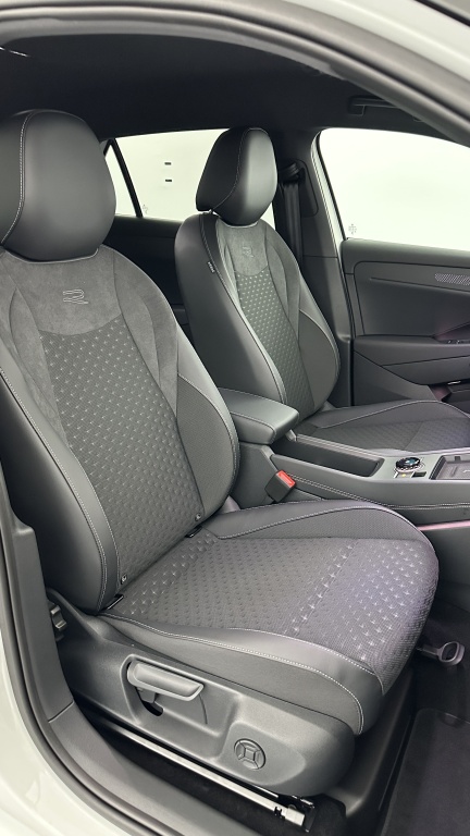 VOLKSWAGEN T-Roc 1.5 eTSI EVO2 Hybrid 150ch R-Line DSG7 - ref: 8-GLI00010005 - Photo 18