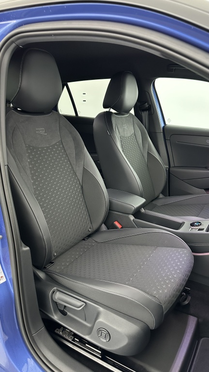 VOLKSWAGEN T-Roc 1.5 eTSI EVO2 Hybrid 150ch R-Line DSG7 - ref: 8-GLI00010018 - Photo 18