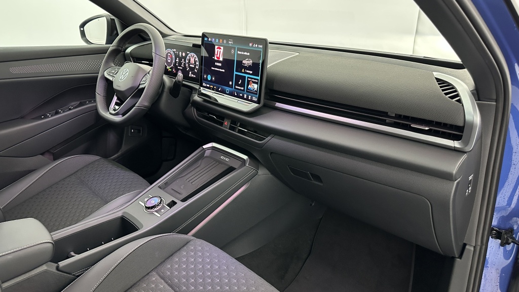 VOLKSWAGEN T-Roc 1.5 eTSI EVO2 Hybrid 150ch R-Line DSG7 - ref: 8-GLI00010018 - Photo 8
