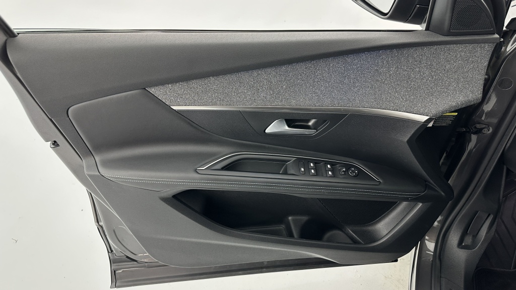 PEUGEOT 3008 II 1.6 Hybrid 225ch Allure Pack e-EAT8 - ref: 8-GLI00010119 - Photo 12