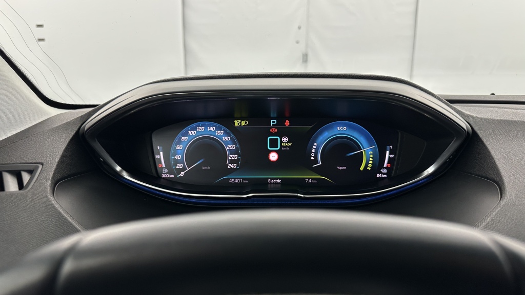 PEUGEOT 3008 II 1.6 Hybrid 225ch Allure Pack e-EAT8 - ref: 8-GLI00010119 - Photo 14