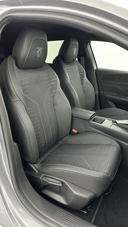 PEUGEOT 308 III(2) 1.2 Hybrid 145ch GT e-DCS6 - ref: 8-GLI00010344 - Photo 18