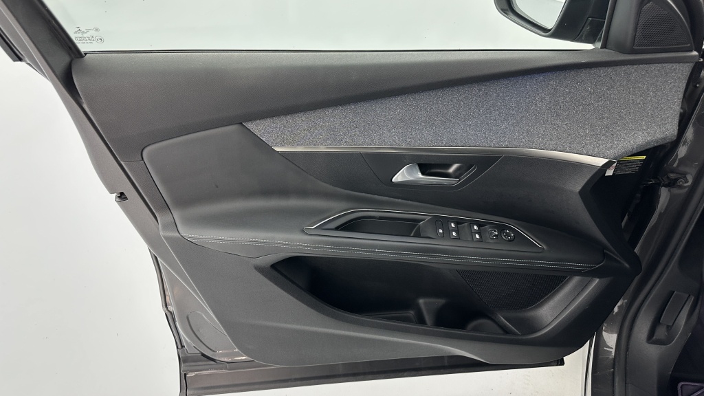 PEUGEOT 3008 II 1.6 Hybrid 225ch Allure Pack e-EAT8 - ref: 8-GLI00010832 - Photo 12