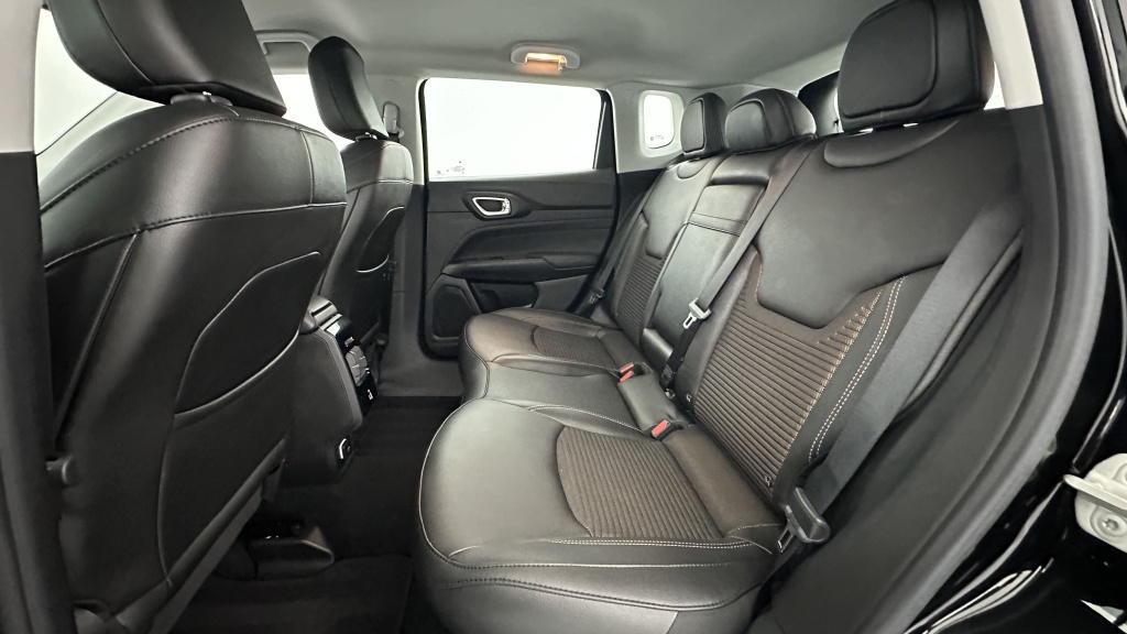 JEEP Compass II 1.3 T4 240ch PHEV 4xe Overland AT6 eAWD - ref: 8-GLI00011021 - Photo 9