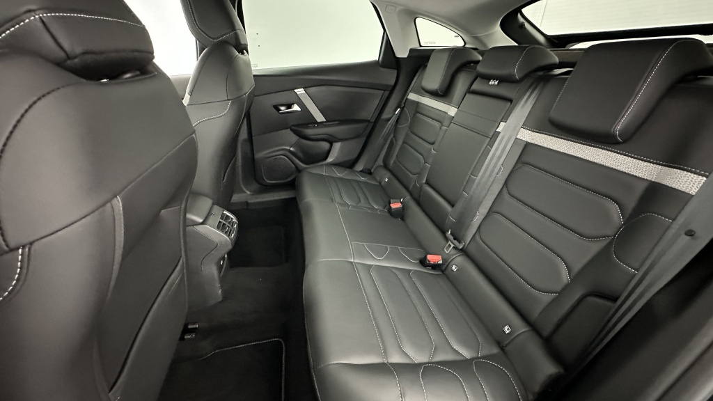 CITROEN C4 III 1.2 Hybride 136ch MAX e-DCS6  - ref: 8-GLI00011077 - Photo 9