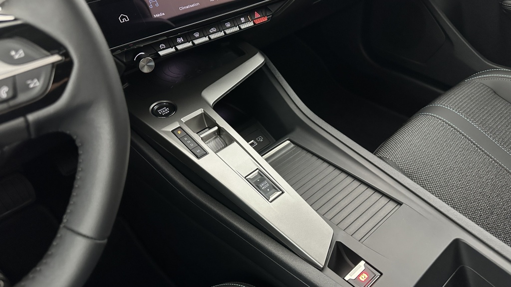 PEUGEOT 308 1.5 BlueHDi 130ch Allure EAT8 - ref: 8-GLI00011392 - Photo 17