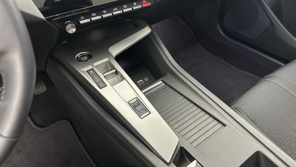 PEUGEOT 308 1.5 BlueHDi 130ch Allure EAT8 - ref: 8-GLI00011399 - Photo 16