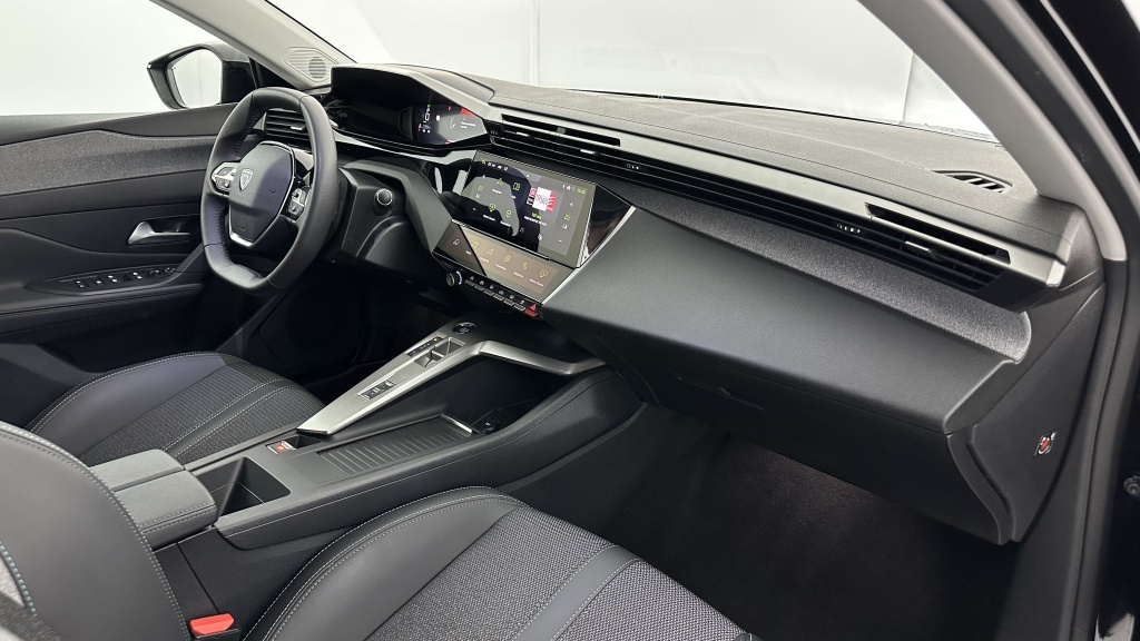 PEUGEOT 308 1.2 Hybrid 136ch Allure e-DCS6 - ref: 8-GLI00011681 - Photo 8