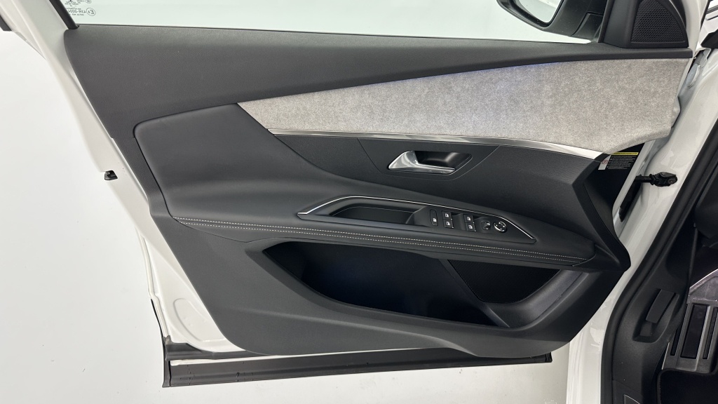 PEUGEOT 3008 III 1.2 PureTech 130ch GT EAT8 - ref: 8-GLI00011712 - Photo 12