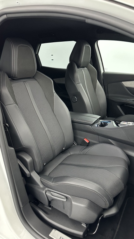 PEUGEOT 3008 III 1.2 PureTech 130ch GT EAT8 - ref: 8-GLI00011712 - Photo 17