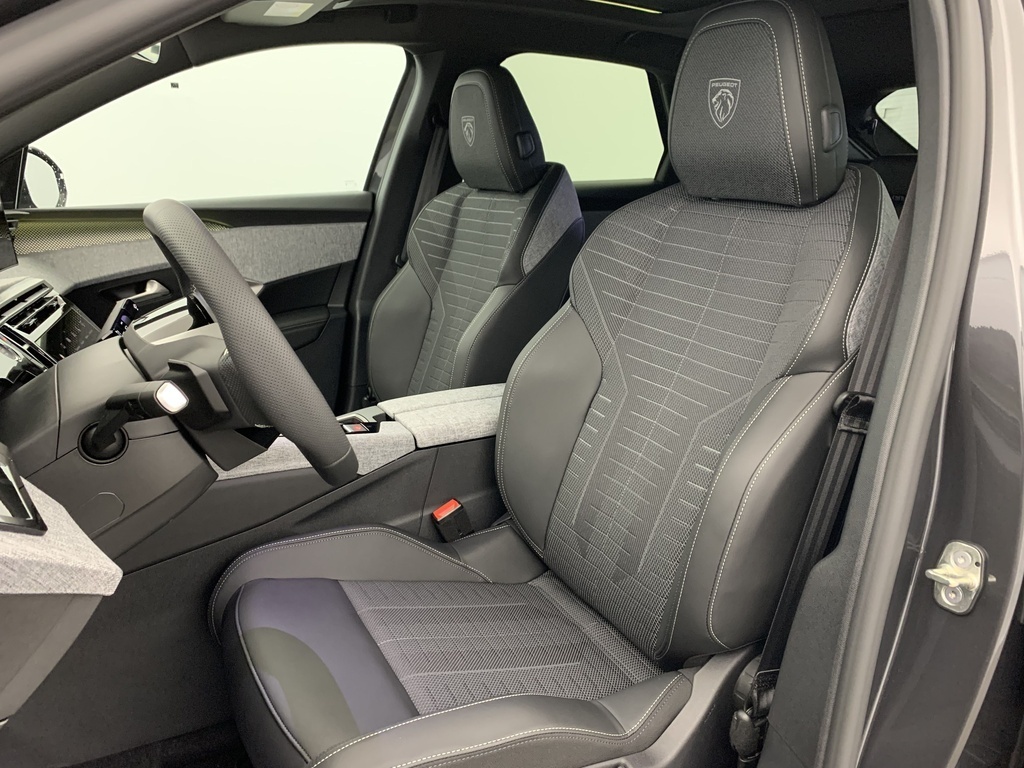 PEUGEOT 3008 Hybrid 145 e-DCS6 GT - ref: 8-GLI00012163 - Photo 20