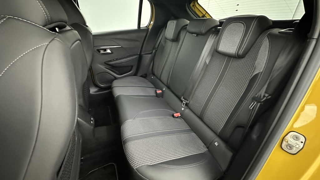 PEUGEOT 208 II 1.2 PureTech 100ch GT EAT8 - ref: 8-GLI00012363 - Photo 9