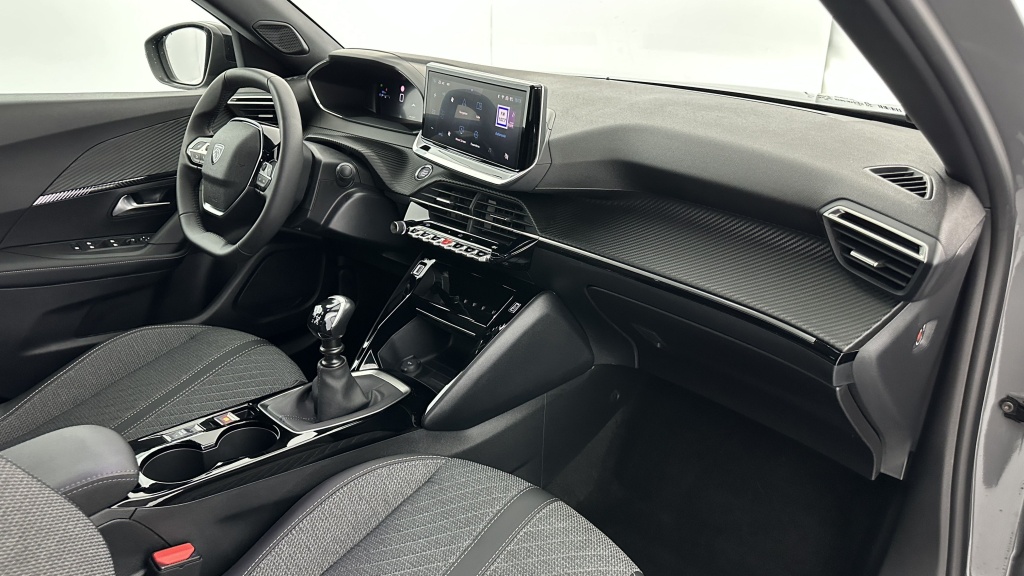 PEUGEOT 2008 1.2 PureTech 100ch Allure - ref: 8-GLI00012400 - Photo 8