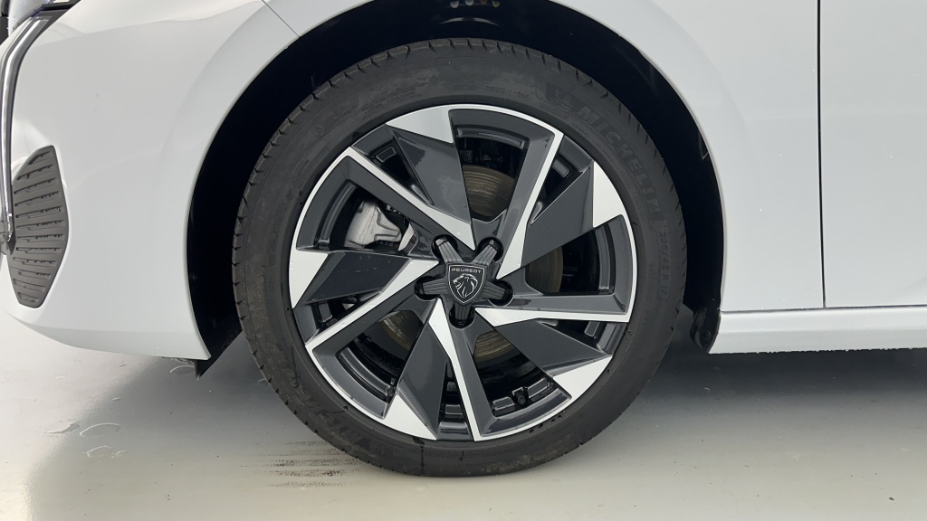PEUGEOT 308 1.2 Hybrid 136ch Allure e-DCS6 - ref: 8-GLI00012401 - Photo 12