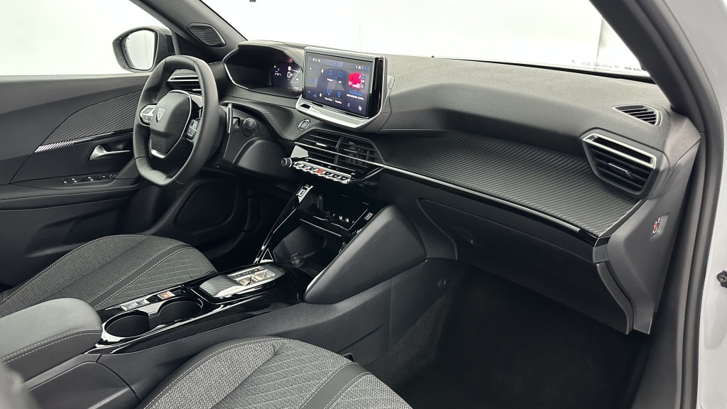 PEUGEOT 2008 II 1.2 Hybrid 145ch Allure e-DCS6 - ref: 8-GLI00012403 - Photo 8