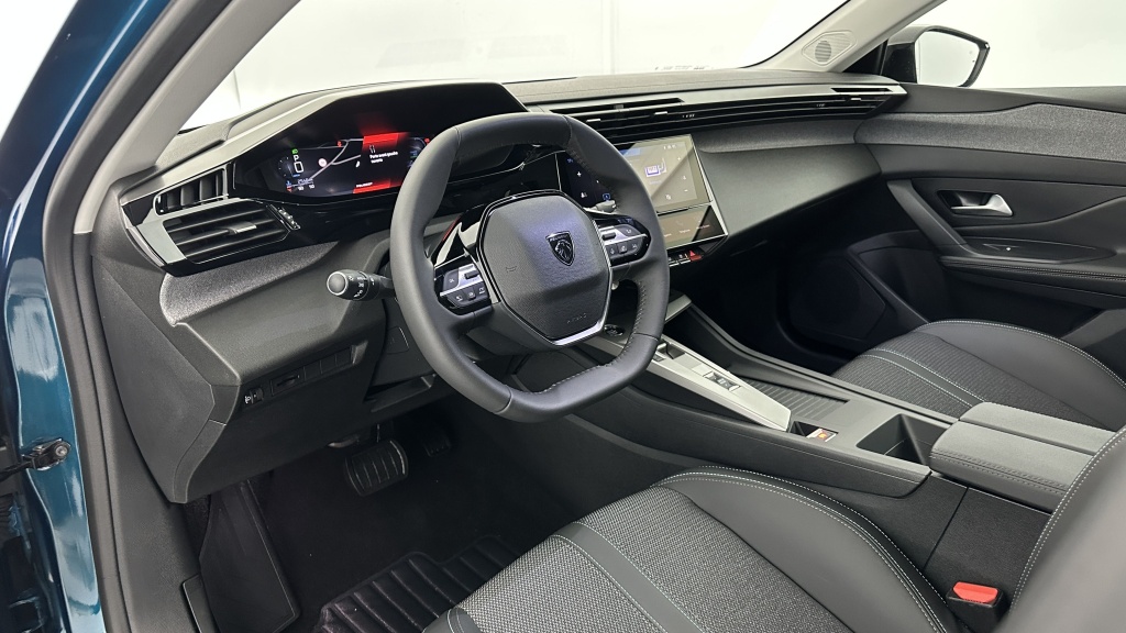 PEUGEOT 308 1.2 Hybrid 145ch Allure e-DCS6 - ref: 8-GLI00012404 - Photo 6