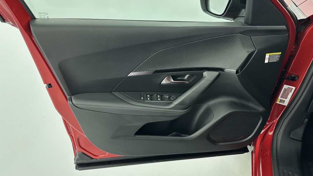 PEUGEOT 2008 II 1.2 Hybrid 145ch Allure e-DCS6 - ref: 8-GLI00012407 - Photo 13